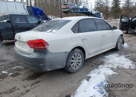 2012 Volkswagen Passat 2.5L S z USA, uszkodzony, nr VIN 1VWAP7A33CC074594